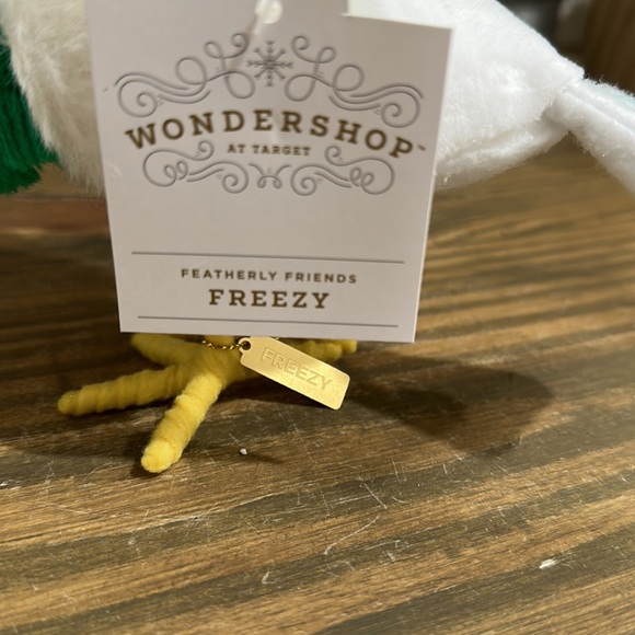 Target 2022 Wondershop “Freezy” Featherly Friends Bird - Picture 6 of 8